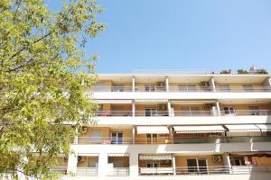 Apartments with a parking space Split - 15964