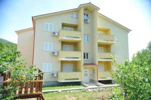 Apartments with a parking space Klenovica, Novi Vinodolski - 15987