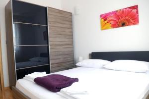 Apartments with parking spaces Klenovica, Novi Vinodolski - 15987