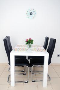 Apartments with parking spaces Klenovica, Novi Vinodolski - 15987