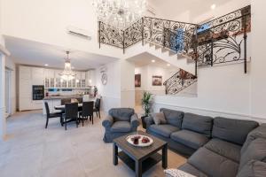 Luxury villa with a swimming pool Hvar - 15992