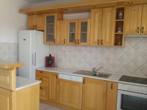 Apartments with a parking space Kastel Novi, Kastela - 16018