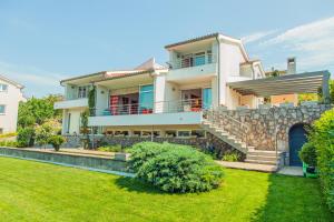 Holiday house with a parking space Matulji, Opatija - 16038 - 4hvězdičkové hotely ve městě Rijeka