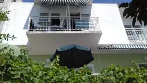 Apartments by the sea Tucepi, Makarska - 16037 - 德朗西斯