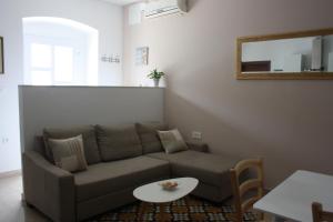 Apartments with WiFi Rijeka - 16026 