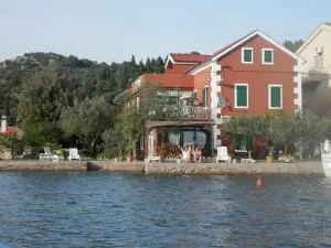 Apartments by the sea Blace, Neretva Delta - Usce Neretve - 16068 - Blace