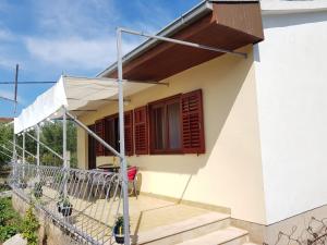 Apartments with parking space Kastel Stafilic, Kastela - 16086