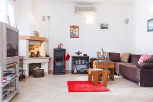 Holiday house with a parking space Gornji Tucepi, Makarska - 16113