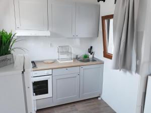 Family-friendly apartments with swimming pool Zrnovo, Korcula - 16116