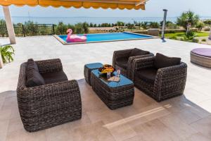 Seaside luxury villa with a swimming pool Cove Mihovilje, Pag - 16124