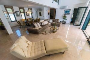 Seaside luxury villa with a swimming pool Cove Mihovilje, Pag - 16124