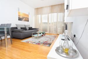 One-Bedroom Apartment with Terrace and Sea View room in Apartments by the sea Trogir - 16210