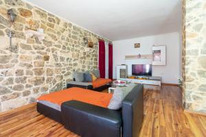 Apartments with parking space Bibinje, Zadar - 16188