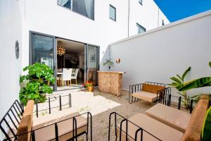 Charming & Comfortable House, 15 min to Downtown