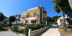 Apartments by the sea Brgulje, Molat - 16217