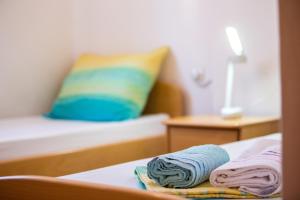 Apartments with parking space Barbat, Rab - 16245