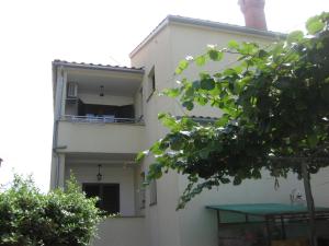 Apartments with a parking space Rovinj - 16246 