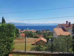 Apartments with a parking space Lovran, Opatija - 15973 