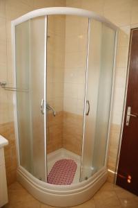 Apartments with parking space Vodice - 16190