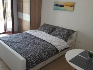 Apartments by the sea Starigrad, Paklenica - 15968 