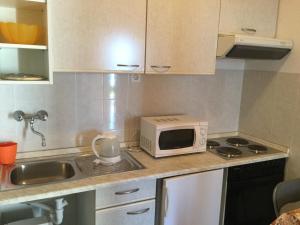 Apartments by the sea Podstrana, Split - 15428