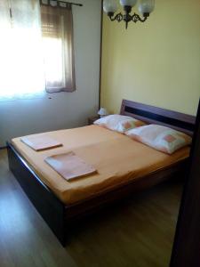 Apartments with parking space Banjol, Rab - 15463