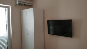 Apartments and rooms with parking space Hvar - 15378