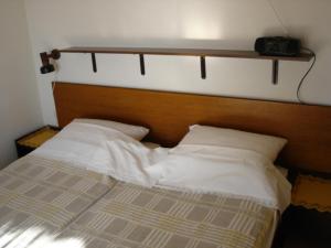 Apartments by the sea Punat, Krk - 15259