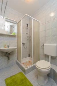 Apartments with parking space Trogir - 15440