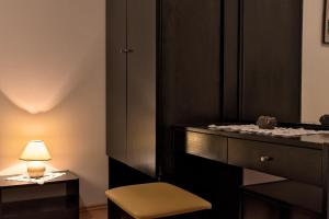 Apartments and rooms with parking space Bol, Brac - 15418