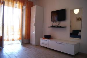 Apartments by the sea Jelsa, Hvar - 15348