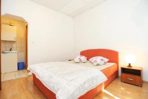 Apartments with parking space Dugi Rat, Omis - 15417