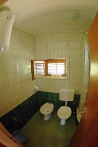 Apartments with a parking space Primosten - 15883