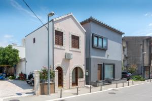 Apartments by the sea Kastel Stari, Kastela - 15894