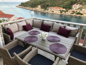 Apartments by the sea Cove Prapratna - Prapatna (Hvar) - 15804