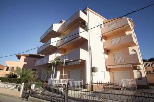 Apartments by the sea Okrug Gornji, Ciovo - 15851