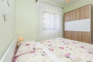 Apartments for families with children Vinez, Labin - 15870