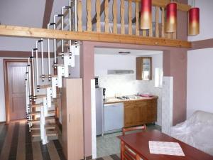 Apartments with parking space Novi Vinodolski - 15823