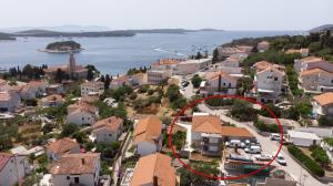 Apartments and rooms with parking space Hvar - 15706