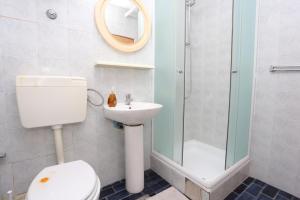 Apartments with a parking space Okrug Donji, Ciovo - 15848