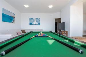 Family friendly house with a swimming pool Sveti Filip i Jakov, Biograd - 15775