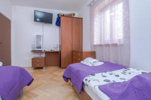 Family friendly house with a swimming pool Sveti Filip i Jakov, Biograd - 15775