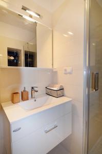 Apartments by the sea Zadar - 15534