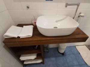 Apartments by the sea Posedarje, Novigrad - 15786