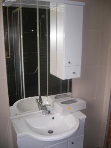 Apartments with a parking space Zaostrog, Makarska - 15656