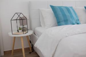 Apartments by the sea Gradac, Makarska - 16039