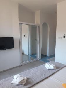 Apartments by the sea Pag - 16100