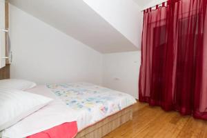 Apartments by the sea Vodice - 16249