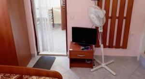 Apartments by the sea Prigradica, Korcula - 16125