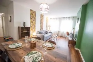 KASA TARDY - Spacieux, lumineux & Cosy - Machine à laver - TV & WIFI - Le Brûlé